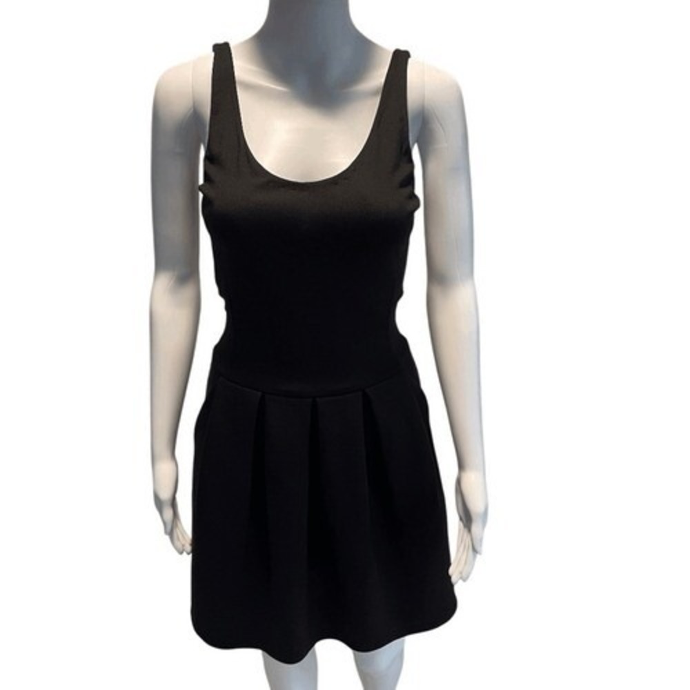 Wilfred Aritzia Black Scuba Fit & Flare Sleeveless Dress Pockets Size 4